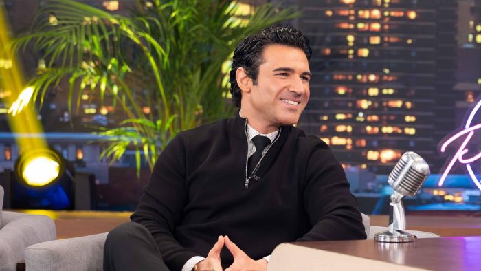 Πέτρος Ιακωβίδης: «Έγινα τραγουδιστής, επειδή είδα σε μία ελληνική ταινία τον Τόλη Βοσκόπουλο»