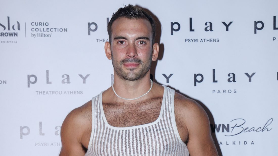 Ιάσονας Μανδηλάς: «Το ότι μίλησα ανοιχτά για τη σεξουαλικότητά μου μού στοίχησε ρόλους»