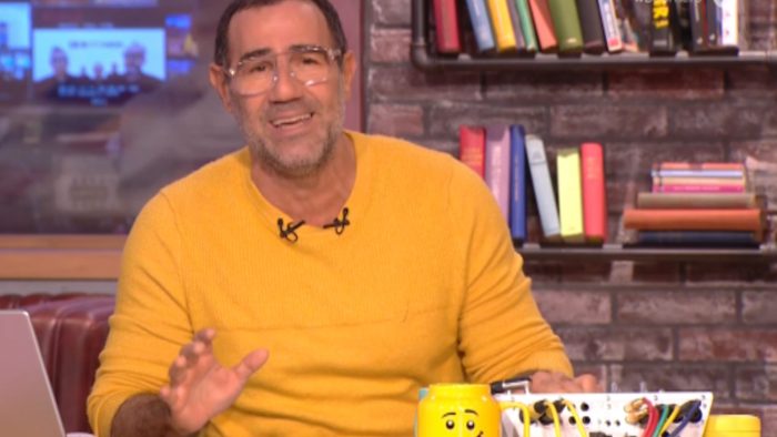 Αντώνης Κανάκης για Boomers: «Καμιά πρεμιέρα που σέβεται τον εαυτό της δεν μπορεί να συμβεί χωρίς σοβαρά τεχνικά προβλήματα»