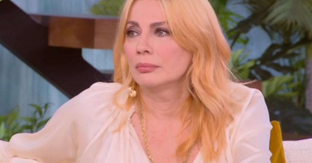 Σμαράγδα Καρύδη