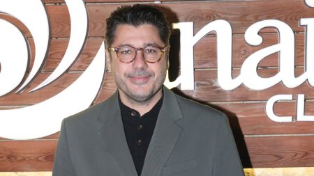 Λάμπρος Κωνσταντάρας