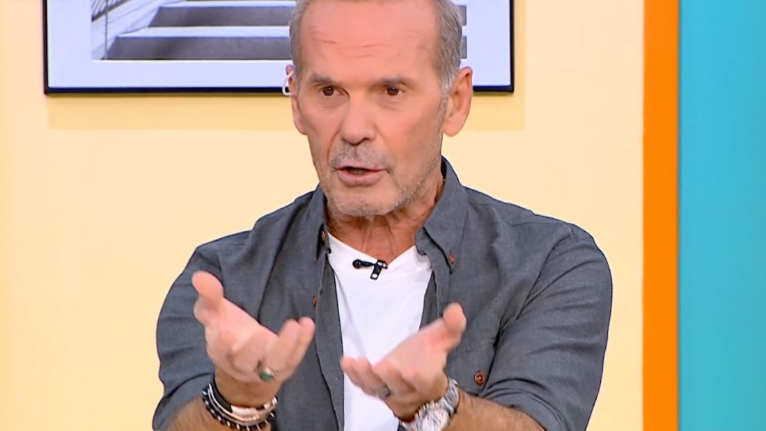 Πέτρος Κωστόπουλος: «Για μένα οι Άγριες Μέλισσες είχαν τριτοκοσμικά σκηνικά, τα έβλεπα και με έπιαναν τα γέλια»