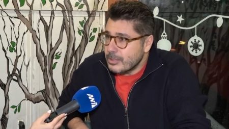 Λάμπρος Κωνσταντάρας