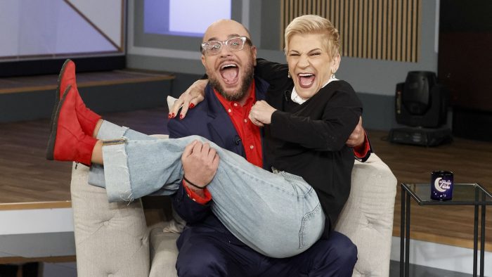 Στην αγκαλιά του Φάνη: Χρύσα Ρώπα και Πάνος Μουζουράκης είναι οι αποψινοί καλεσμένοι του Λαμπρόπουλου