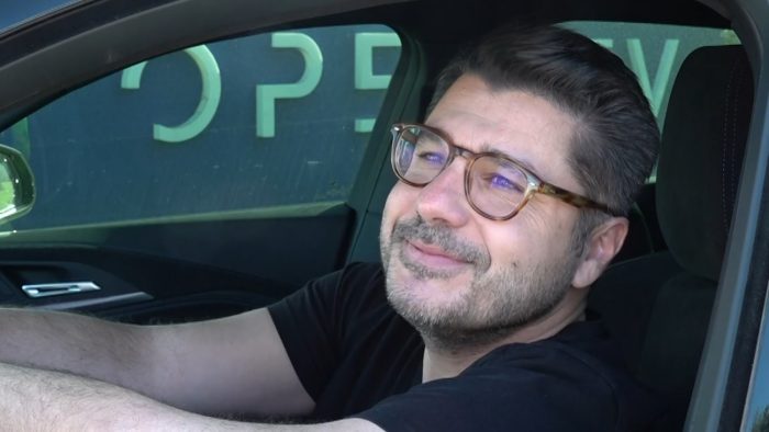 Λάμπρος Κωνσταντάρας: «Γερή αντίπαλος η Τσολάκη αλλά δεν την έχω δει φέτος, όλοι κυνηγάμε τον Μάνεση»