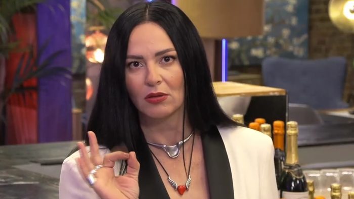 Έξαλλη η Ζενεβιέβ Μαζαρί στο First Dates: «Εδώ δεν είμαστε για το content, αστειάκια εδώ μέσα δεν κάνουμε»