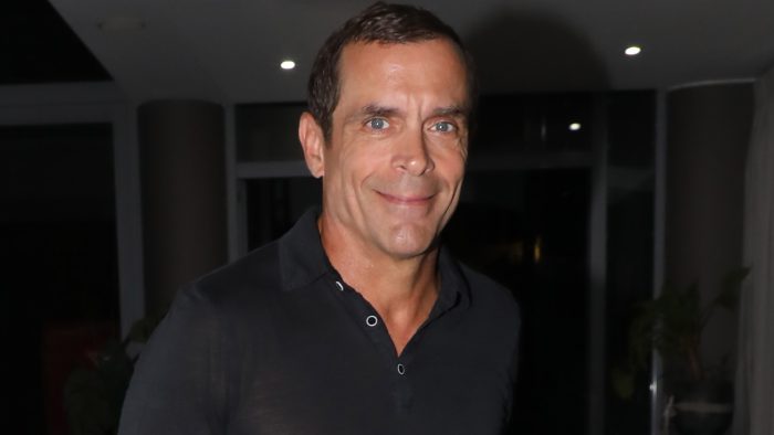 Ο Κωνσταντίνος Μαρκουλάκης σε μια σπάνια εξομολόγηση: «Είναι ένα δώρο, ελπίζω να κάναμε καλή δουλειά η μαμά του και γω»