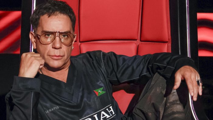 The Voice: Αδελφός γνωστού τραγουδιστή βάλθηκε να «κρεμάσει στα μανταλάκια» τους coaches αλλά δίχως αποτέλεσμα