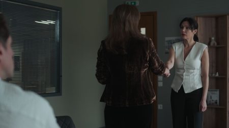 Μια Νύχτα Μόνο: Η Αρετή μαθαίνει το οικογενειακό σκάνδαλο της οικογένειας Χαριτάκη