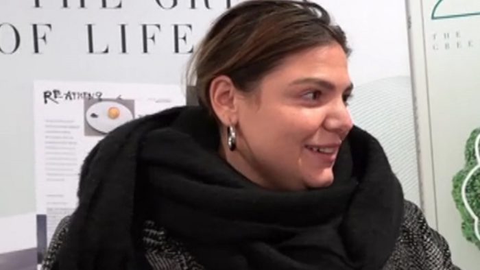 Η Δανάη Μπάρκα επέστρεψε στην Ελλάδα μετά το ταξίδι με τον σύντροφό της και τους φίλους της