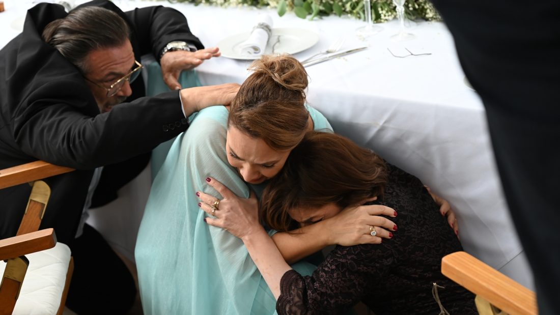 Να μ' αγαπάς