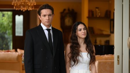 Να Μ’ Αγαπάς: Ο Θεόφιλος και η Σοφία αρνούνται να δεχτούν τη νέα πραγματικότητα