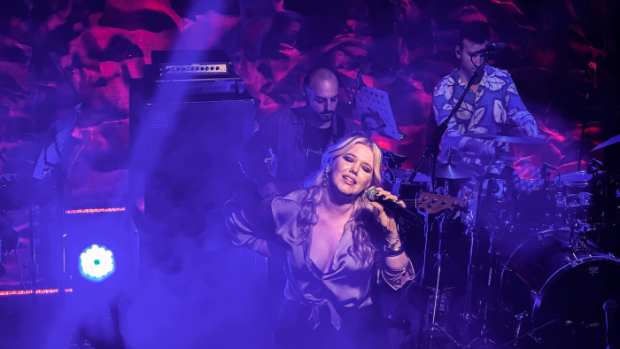 Η Νίνα Μαζάνη παρέσυρε τους πάντες στον ρυθμό της σε ένα μοναδικό πάρτι στον Σταυρό του Νότου