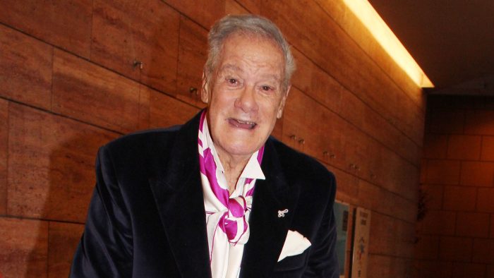 Πέθανε ο σχεδιαστής μόδας Ντίμης Κρίτσας – Είχε ντύσει τις μεγαλύτερες σταρ της χώρας και του Χόλιγουντ