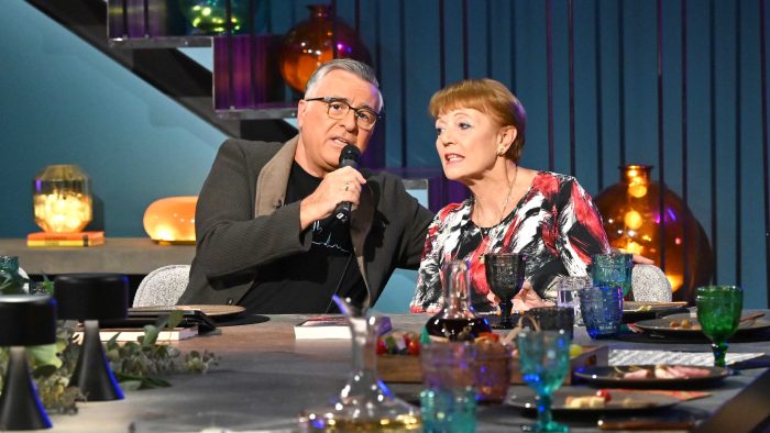 Παρέα: Ο Γιώργος Κουβαράς παρουσιάζει απόψε ένα αφιέρωμα στον Γιώργο Ζαμπέτα