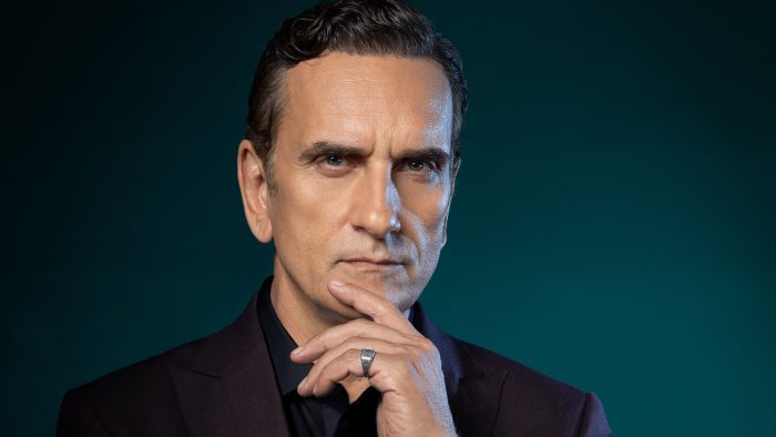 Νίκος Ψαρράς: «Μοιραία σε αγχώνει όταν σου λέει το κανάλι για τα νούμερα, στην τελική όμως η τηλεθέαση αφορά μόνο τα κανάλια»