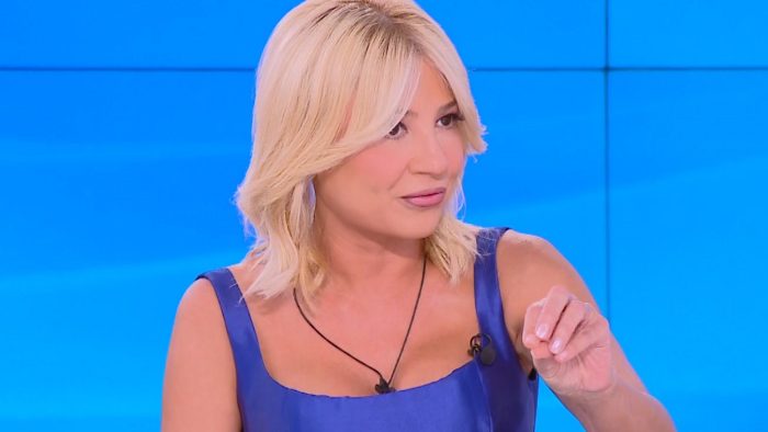 Φαίη Σκορδά: «Με παίρνουν κάθε μέρα τηλέφωνο και με ρωτάνε για την προσωπική μου ζωη»