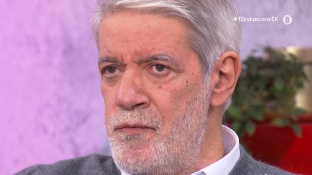 Φίλιππος Σοφιανός – Η στιγμή που ο ηθοποιός δακρύζει στον αέρα της ΕΡΤ: «Ρε παιδιά, διάολε…»