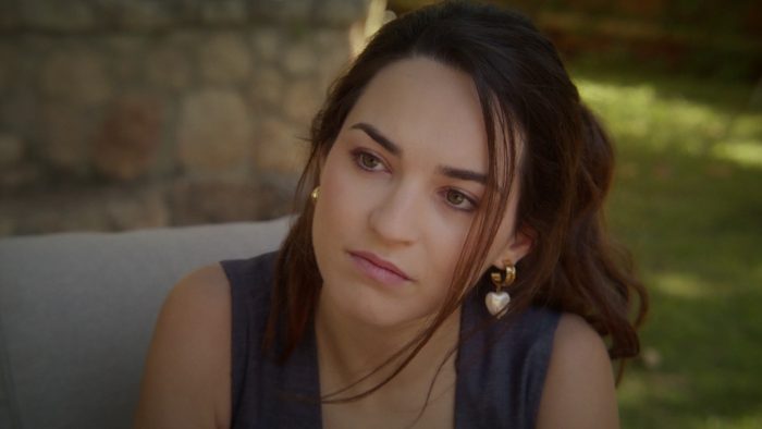 Να μ’ αγαπάς: Διστάζει να την ακολουθήσει στην απόδραση που ονειρεύεται