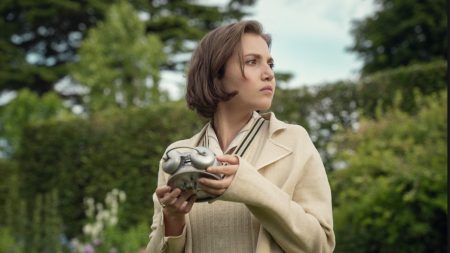 ta-efta-rologia-tis-agatha-cristie-netflix