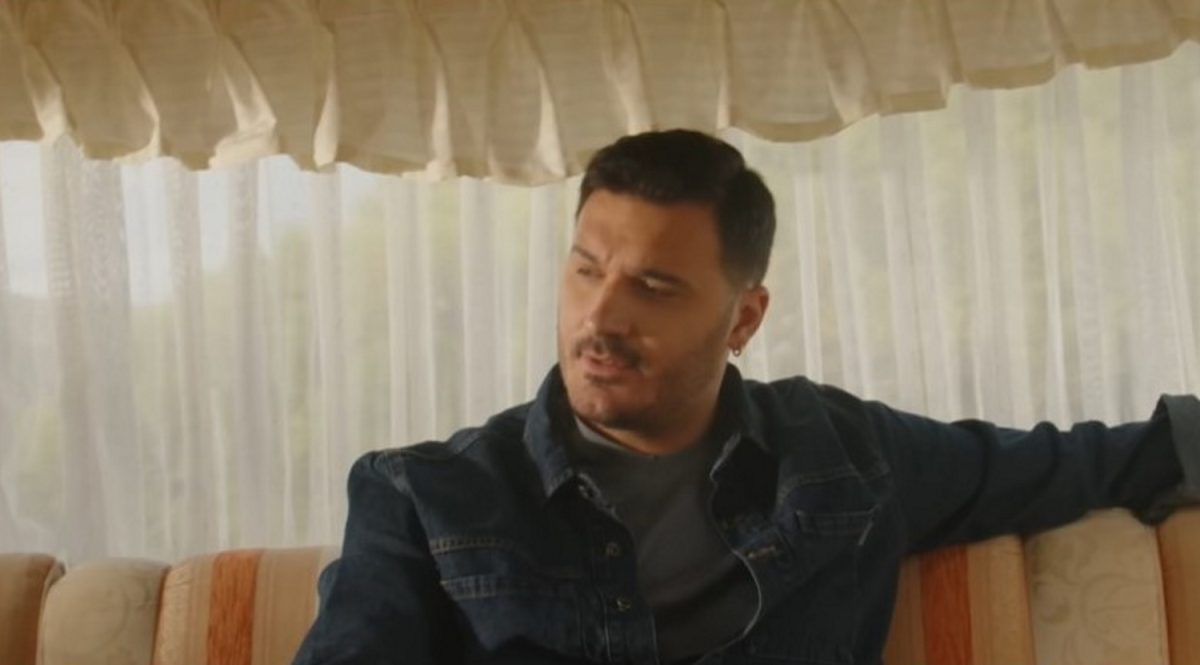 Βασίλης Οικονόμου