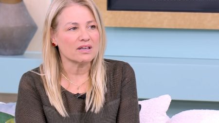 Μαριάννα Τουμασάτου: «Κατέληξα στο νοσοκομείο μετά από ξυλοδαρμό στον δρόμο»