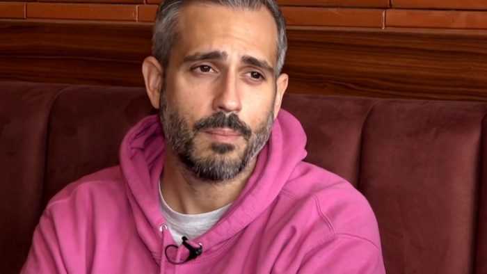 Συγκινημένος ο Γιώργος Τσούλης: «Είναι πολύ δύσκολο να φεύγω από το σπίτι και να τον ακούω να μου φωνάζει να μείνω»