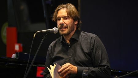 Στράτος Τζώρτζογλου