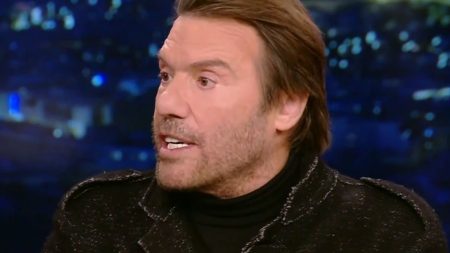 Στράτος Τζώρτζογλου