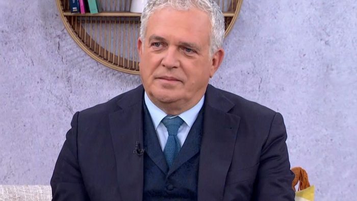 Χρήστος Ζαμπούνης: «Κάθε φορά που είμαι σε ένα τραπέζι, ζητώ από όλους να βάλουν τα κινητά σε σίγαση»