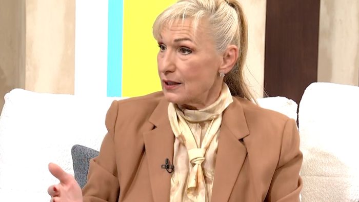 Σόφη Ζαννίνου: «Μέχρι να πάω πρώτη δημοτικού ταξίδευα συνέχεια, όταν με έκλεισαν εσωτερική, έπαθα κατάθλιψη»