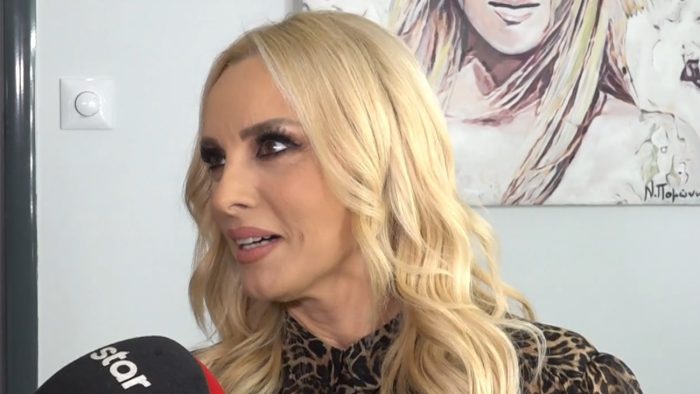 Πέγκυ Ζήνα: «Μετά την εγκυμοσύνη μου, άκουγα συναδέλφους να λένε ότι πάχυνα, ότι σοβάρεψα»