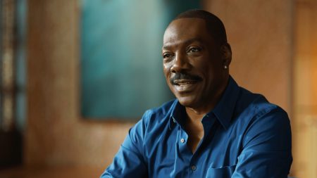 Being Eddie: Το νέο ντοκιμαντέρ του Netflix για τον Eddie Murphy «γράφει» ήδη πάνω από 350 εκ. λεπτά θέασης