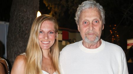 Σάρα Εσκενάζυ, Αλμπέρτο Εσκενάζυ