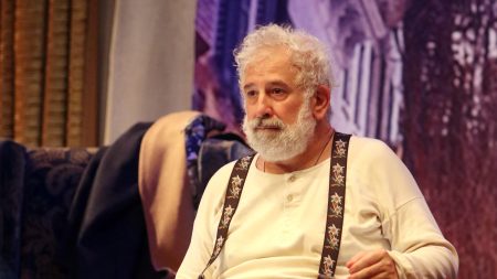 Πέτρος Φιλιππίδης