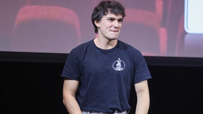 Δημήτρης Καπουράνης: «Ο παππούς και η γιαγιά μου ήταν οι γονείς μου»