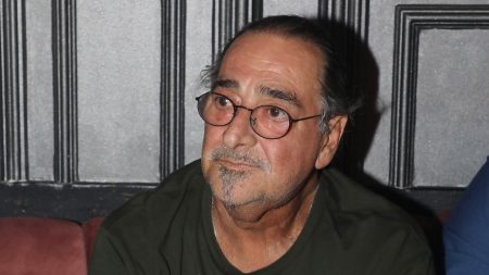 Βασίλης Καρράς