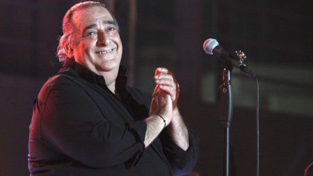 Βασίλης Καρράς