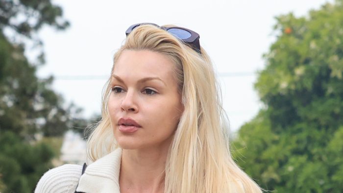 Βίκυ Κάβουρα: «Εννοείται ότι τα φετινά Χριστούγεννα είναι διαφορετικά»