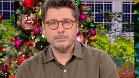 Λάμπρος Κωνσταντάρας