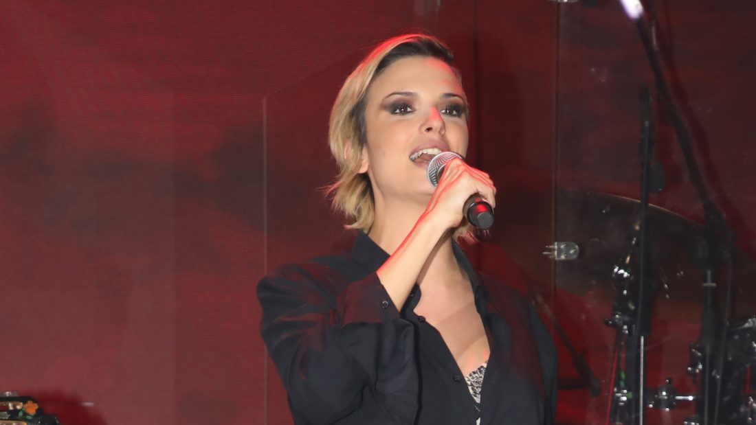 Κατερίνα Λιόλιου – Απρόοπτο στον αέρα για την τραγουδίστρια: «Αυτός ήταν ο γάτος μου, τον λένε Πάριο και θέλει να πει την άποψή του»