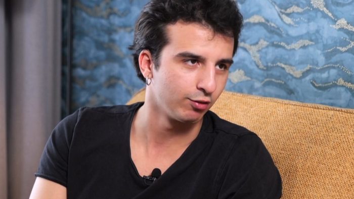 Στέργιος Μικρούτσικος: Ο γιος του Θάνου Μικρούτσικου εξομολογείται – «Μου λείπουν οι καθημερινές μας στιγμές»