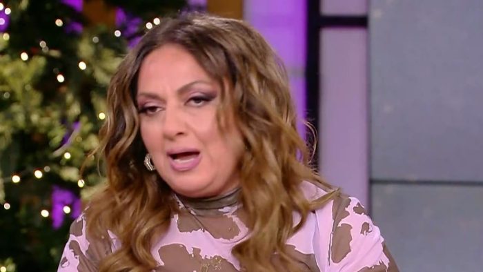 Σοφία Μουτίδου για Ιωάννα Τούνη: «Πρόκειται για ένα σκηνοθετημένο σίριαλ, έχω κουραστεί πάρα πολύ»