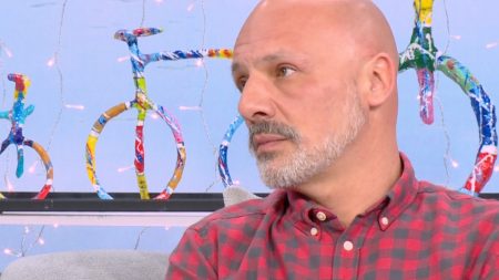 Νίκος Μουτσινάς