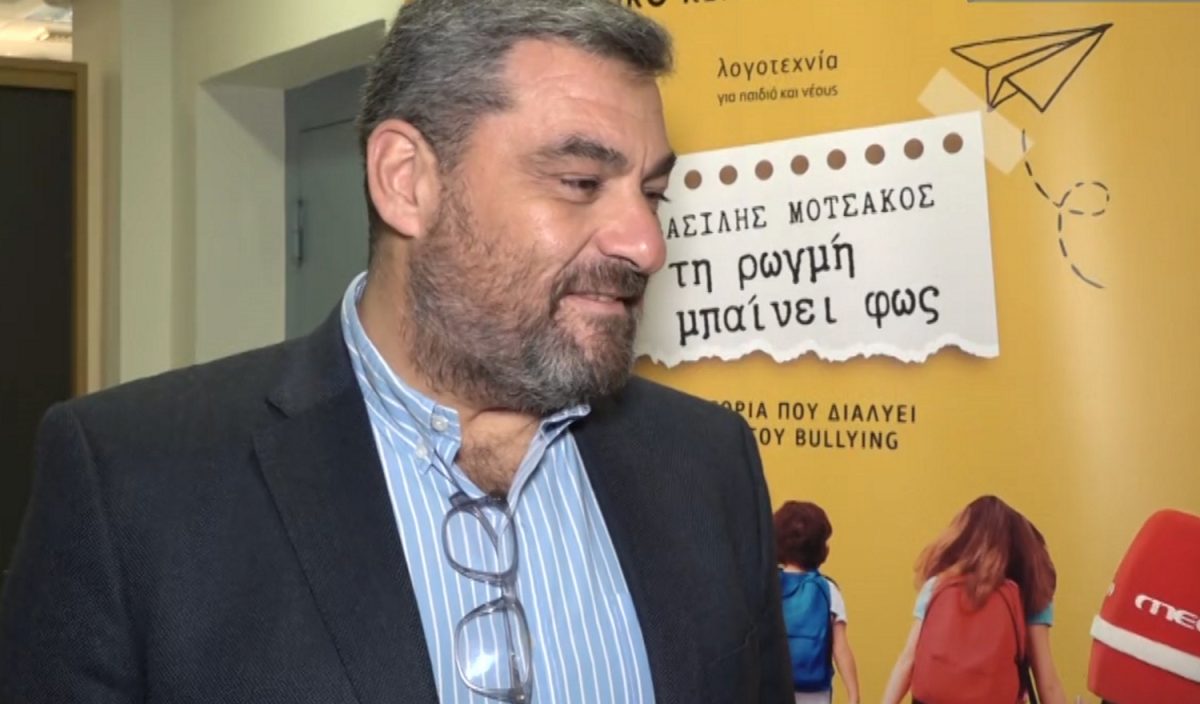 Μάνος Νιφλής