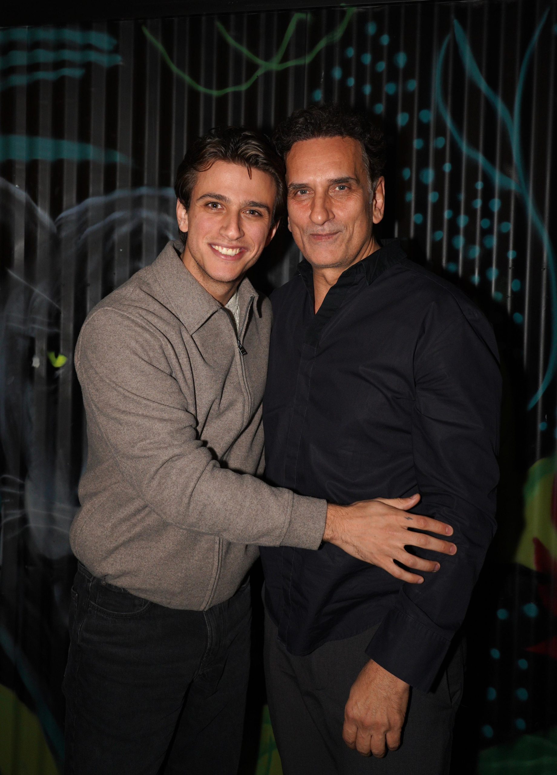 nikolas alkiadakis nikos psarras