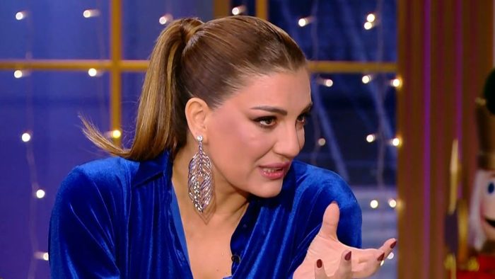 Ελίνα Παπίλα: «Ο Πέτρος Φιλιππίδης λέει ότι είναι έξι μήνες άστεγος, γιατί δεν νοικιάζει άλλο σπίτι;»