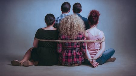 Στο παρά πέντε