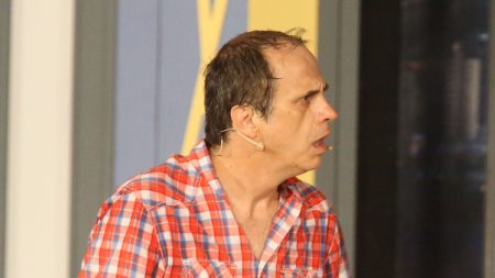 Σπύρος Πούλης: «Την ώρα που παίζαμε, ανέβηκε στη σκηνή ένας τύπος που έψαχνε τον σκύλο του, νομίζαμε ότι μας κάνουν φάρσα»