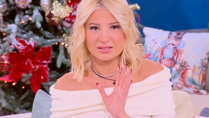 Αντέδρασε η Φαίη Σκορδά στον αέρα: «Μη με συγχύζετε και μη μου στέλνετε μηνύματα, την άποψή μου θα τη λέω»